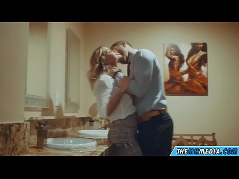 ❤️ როცა მკერდი ქერა აცდუნებს საჯარო საპირფარეშოში ️❌  სექსი ჩვენთან ☑